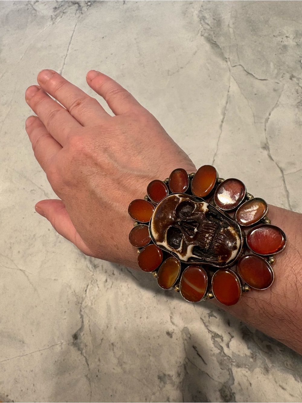 π€ VINTAGE Persian Carnelian Seal & XL Resin Skull Statement Wire Cuff Bracelet - Picture 8 of 11